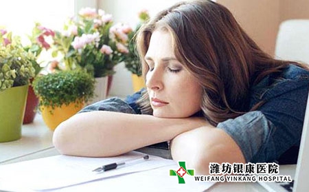 脸上长雀斑的原因有哪些?