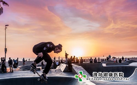 脸上长雀斑的原因有哪些?